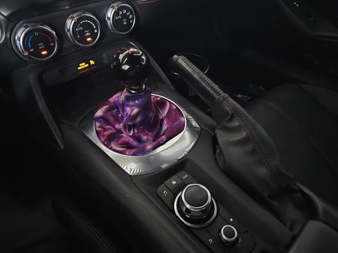 Used 2018 MAZDA MX-5 Miata Grand Touring RWD image 18