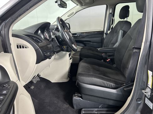 Used 2017 Dodge Grand Caravan SE w/ Power Window Group image 9