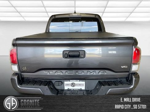 Used 2022 Toyota Tacoma TRD Off-Road w/ Technology Package AWD/4WD image 4