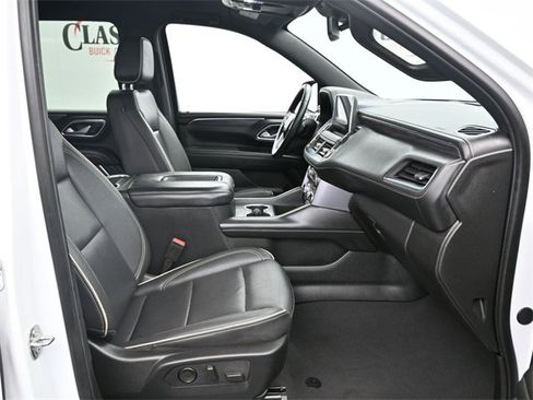 Used 2024 GMC Yukon XL SLT image 10