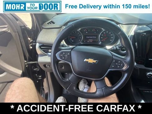 Used 2022 Chevrolet Traverse LT FWD image 23
