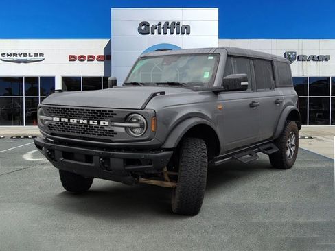 Used 2024 Ford Bronco Badlands image 11