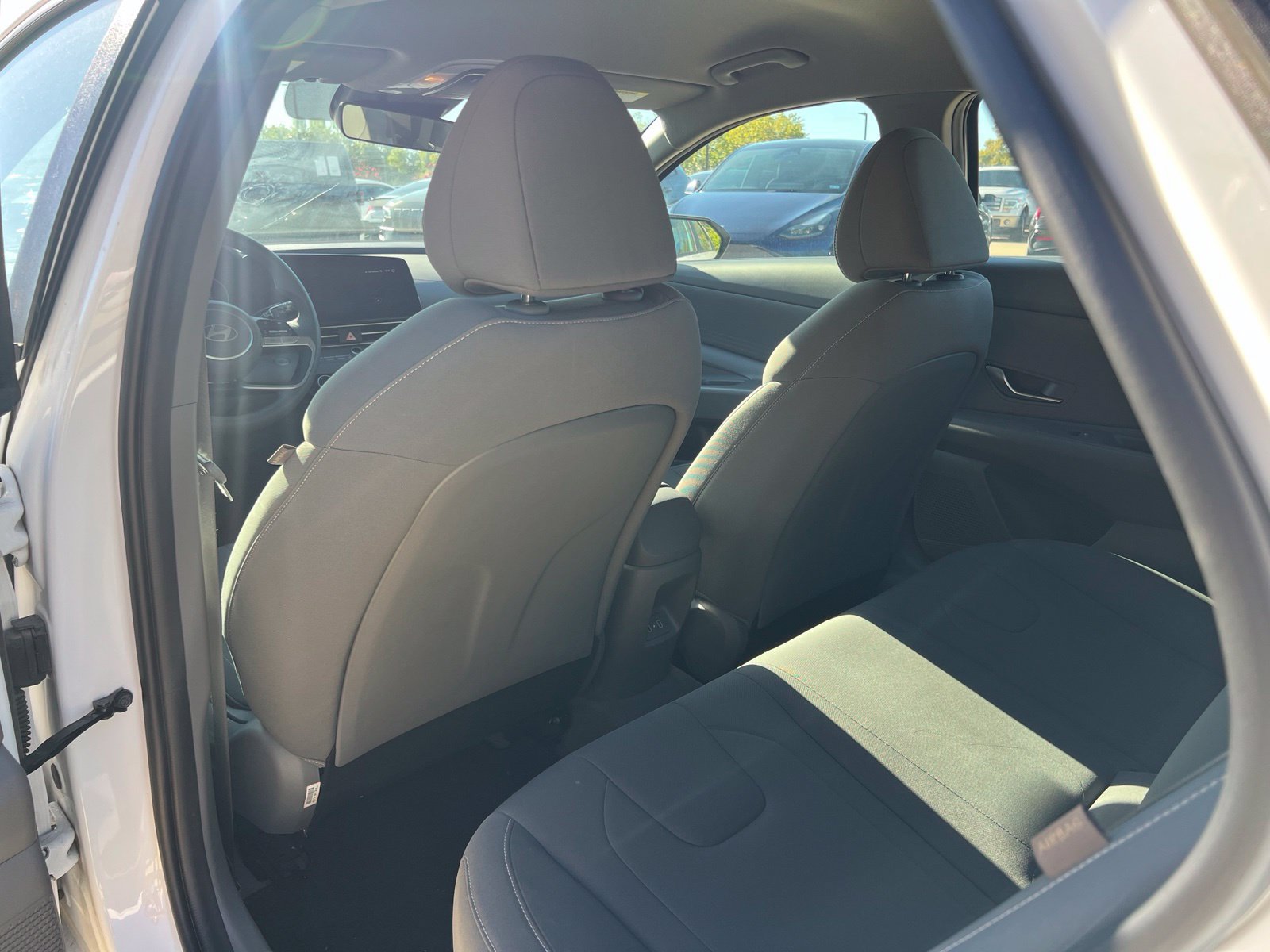 Used 2024 Hyundai Elantra Blue FWD image 15