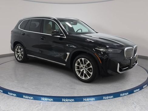 Certified 2024 BMW X5 xDrive40i w/ Parking Assistance Package AWD/4WD image 3