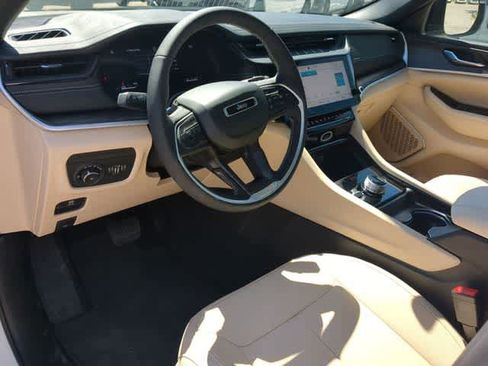 New 2026 Jeep Grand Cherokee Limited AWD/4WD image 10