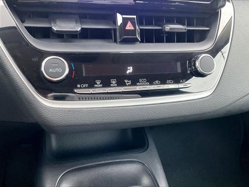 Used 2024 Toyota Corolla LE FWD image 31