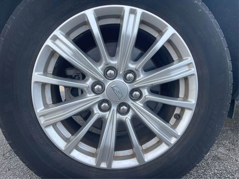 Used 2018 Cadillac XT5 FWD image 20
