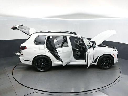 New 2026 BMW X7 xDrive40i w/ M Sport Package AWD/4WD image 51