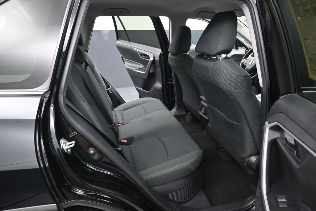 Used 2020 Toyota RAV4 LE w/ Carpet Mat Package AWD/4WD image 29