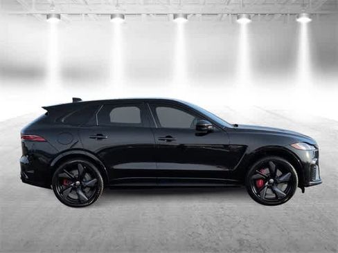 Used 2024 Jaguar F-PACE SVR image 9