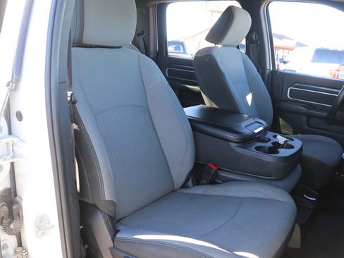 Used 2024 RAM 2500 Big Horn image 31