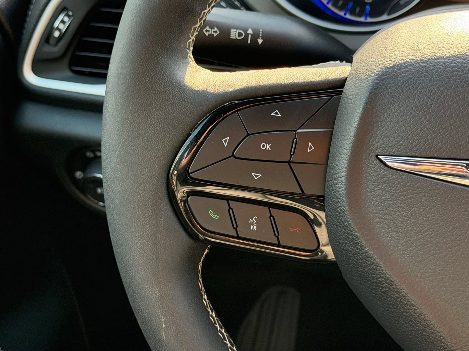 Used 2024 Chrysler Pacifica Touring-L w/ S Appearance Package FWD image 18