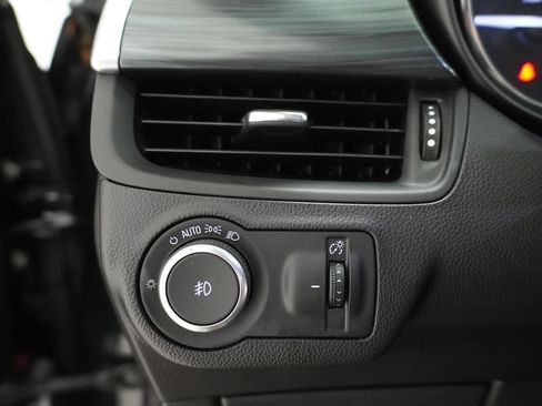 Used 2020 Buick Envision Essence FWD image 13