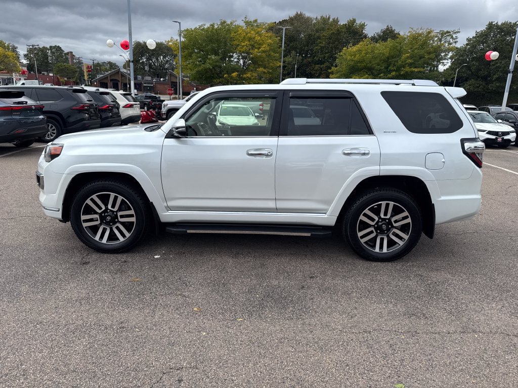 Used 2024 Toyota 4Runner Limited AWD/4WD image 4