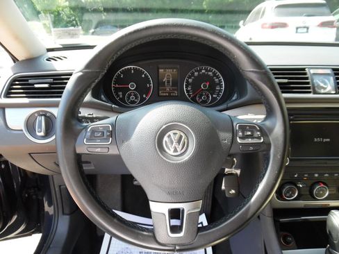 Used 2015 Volkswagen Passat TDI SE FWD image 13