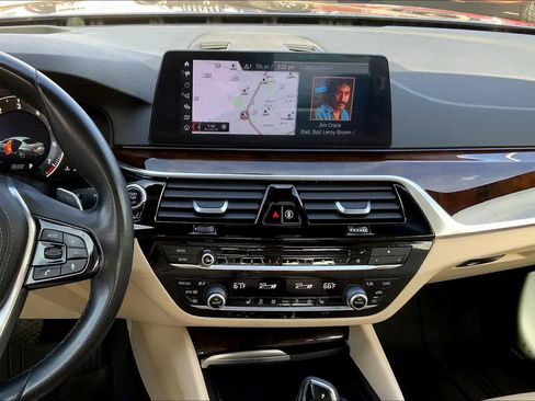 Used 2018 BMW 530i image 6