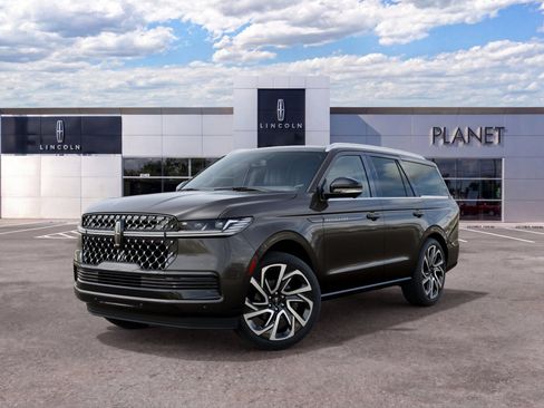 New 2027 Lincoln Navigator Black Label AWD/4WD image 2
