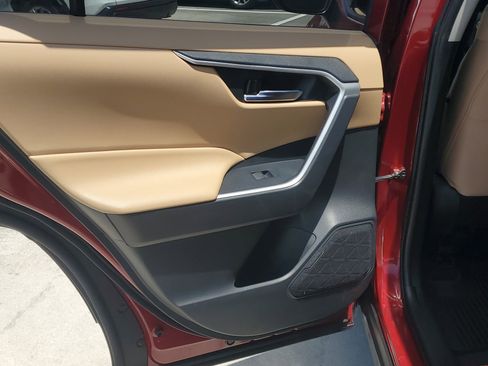 Used 2022 Toyota RAV4 XLE image 12