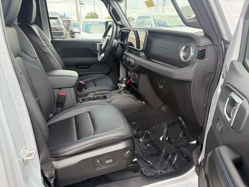 Used 2024 Jeep Wrangler High Altitude AWD/4WD image 23