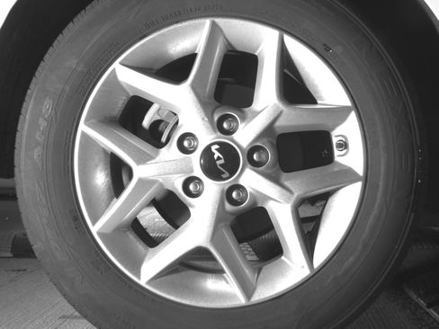 Used 2025 Kia Soul LX w/ LX Technology Package FWD image 15