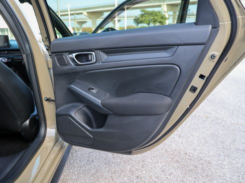 Used 2025 Honda Civic Sport image 32