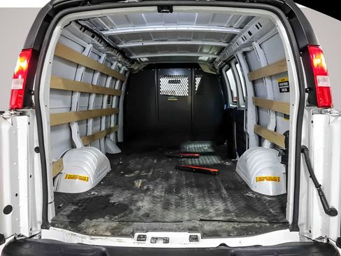 Used 2025 Chevrolet Express 2500 w/ Driver Convenience Package RWD image 18