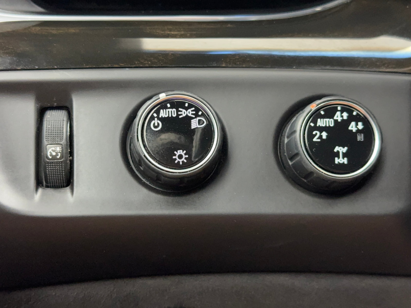 Used 2016 Cadillac Escalade Platinum AWD/4WD image 28