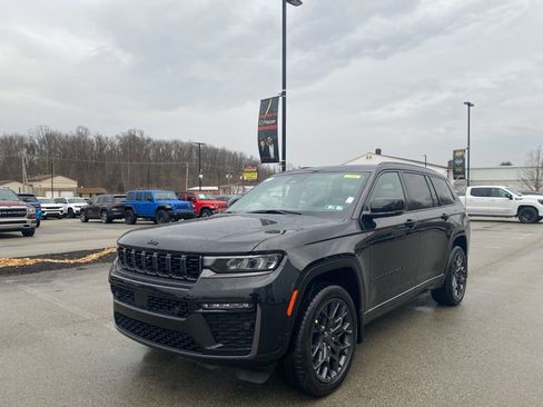 New 2026 Jeep Grand Cherokee L Summit w/ Obsidian Package image 5