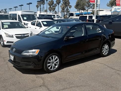 Used 2012 Volkswagen Jetta SE FWD image 3