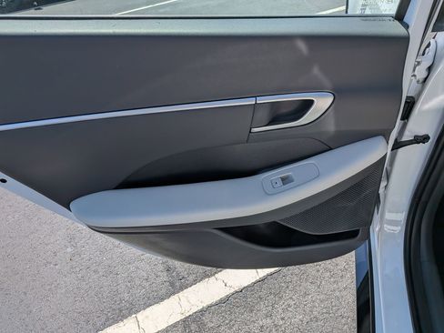 Used 2025 Hyundai Sonata SEL FWD image 27