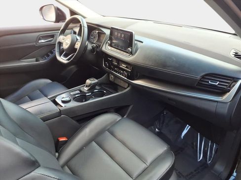 Used 2022 Nissan Rogue SV w/ SV Premium Package image 19