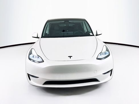 Used 2022 Tesla Model Y Performance AWD/4WD image 2