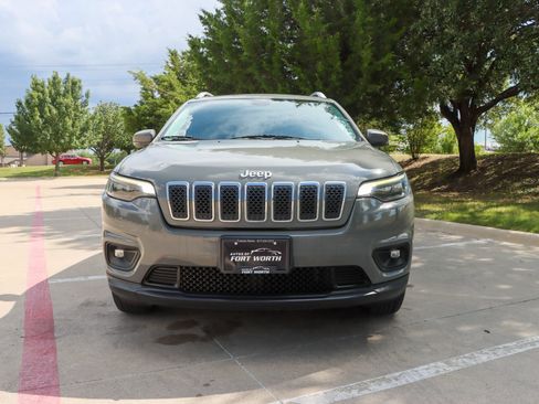 Used 2020 Jeep Cherokee Latitude Plus AWD/4WD image 2