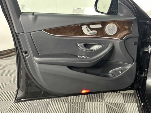 Used 2022 Mercedes-Benz E 350 Sedan image 10