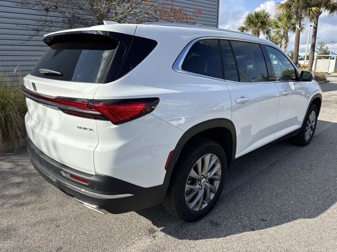 Used 2025 Buick Enclave Preferred image 6