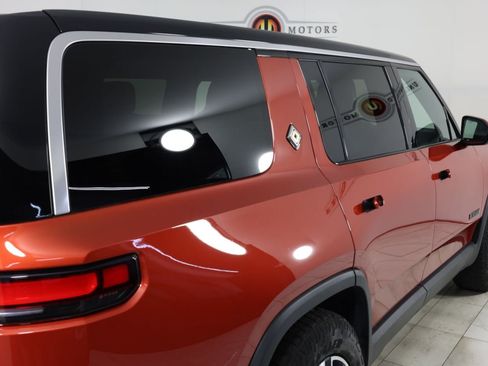 Used 2025 Rivian R1S Adventure AWD/4WD image 39