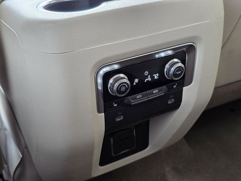 Used 2024 GMC Yukon Denali image 31