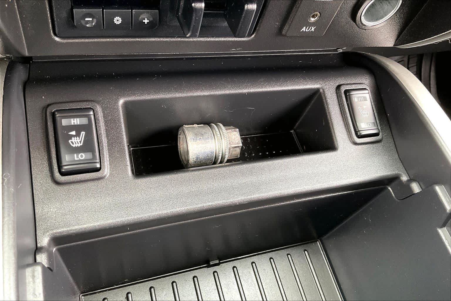 Used 2018 Nissan Titan SV w/ SV Convenience Package AWD/4WD image 32
