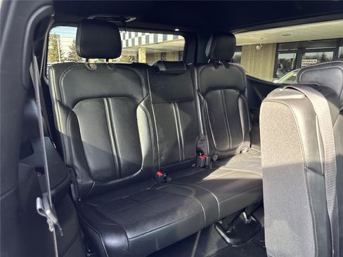 Used 2022 Jeep Wagoneer Series I w/ Convenience Group I AWD/4WD image 31