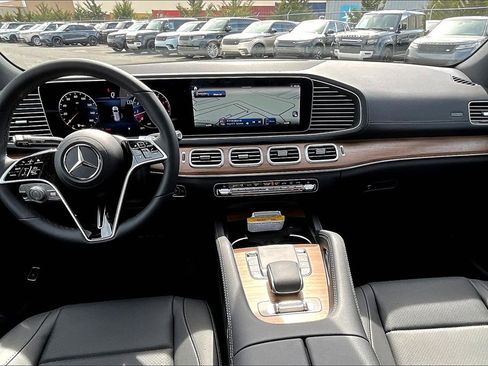 New 2025 Mercedes-Benz GLS 450 4MATIC image 5