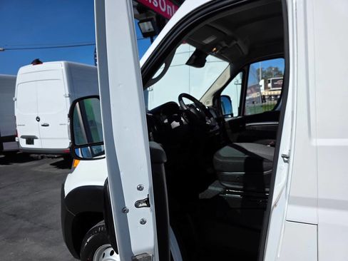 Used 2023 RAM ProMaster 2500 image 13