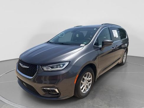 Used 2022 Chrysler Pacifica Touring-L FWD image 4