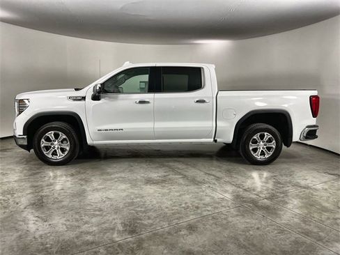 Certified 2025 GMC Sierra 1500 SLT image 5
