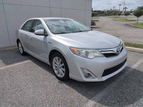 Used 2014 Toyota Camry XLE FWD image 1