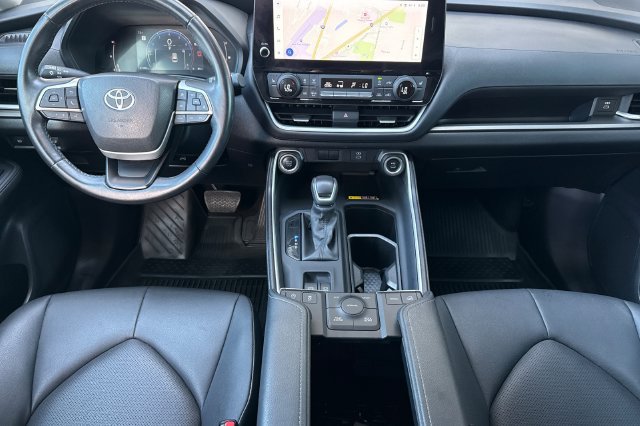 Used 2024 Toyota Grand Highlander AWD image 17