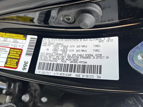 Used 2023 Toyota Tacoma TRD Off-Road image 6