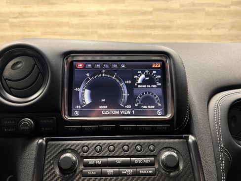 Used 2016 Nissan GT-R Premium image 24