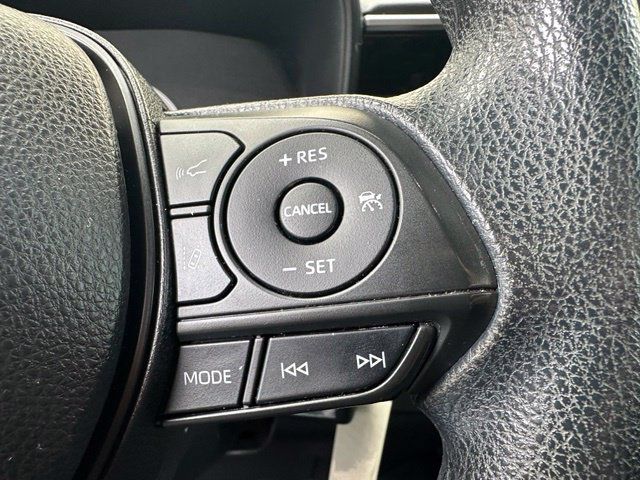 Used 2022 Toyota Corolla LE FWD image 21