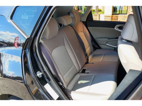 Used 2025 Kia Soul LX w/ LX Technology Package image 18