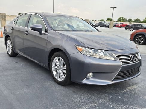 Used 2014 Lexus ES 350 w/ Premium Package FWD image 2